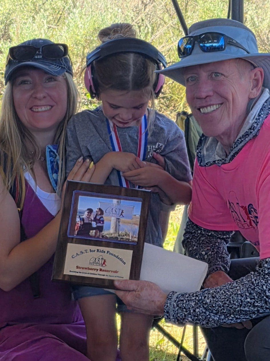 kids getting plaque at strawberry reservoir